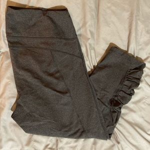 Ruched Gray Capris
